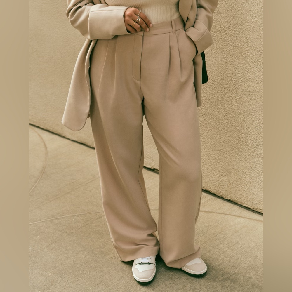 Abercrombie Relaxed Straight Leg Pant - Taupe